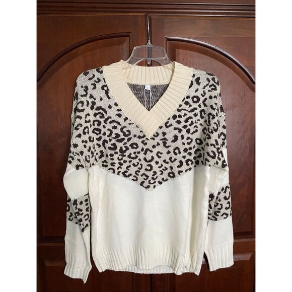 Leopard print sweater size L - Picture 1 of 9